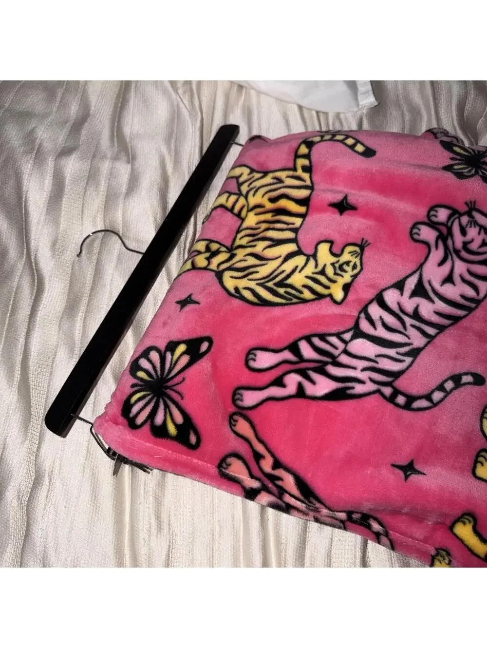 Betsey Johnson Ultra Soft Plush Throw Blanket 50 x 70 Pink cheetah print